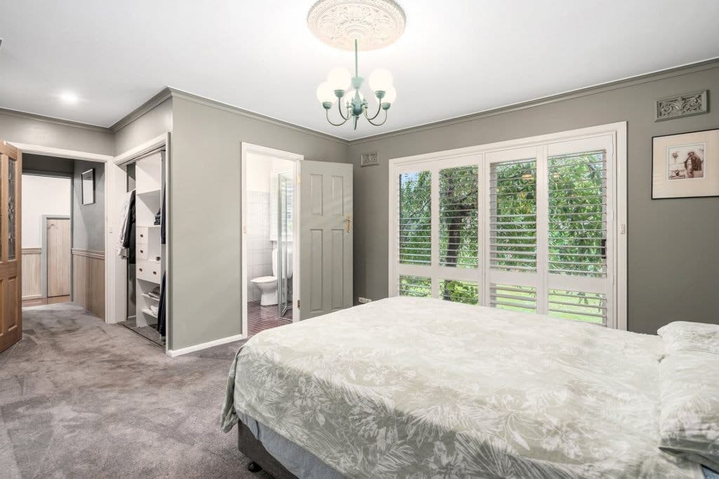 8 Hampton Court, Glen Waverley - Thumbnail 4