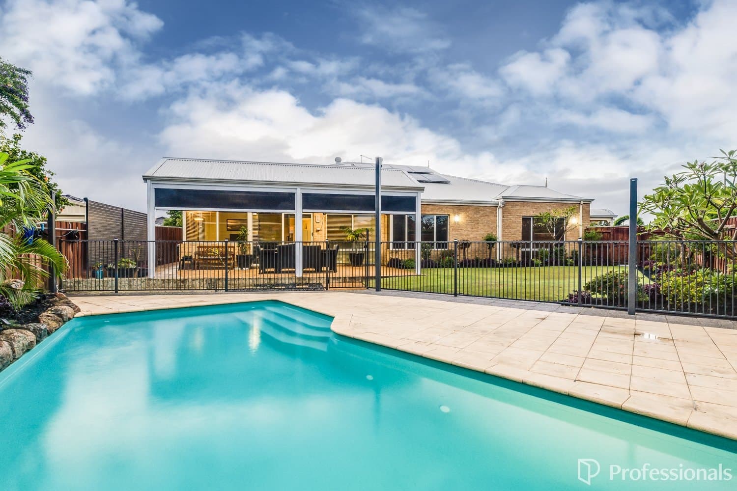 7 Devlin Grove Landsdale 6065, Landsdale - Image 1