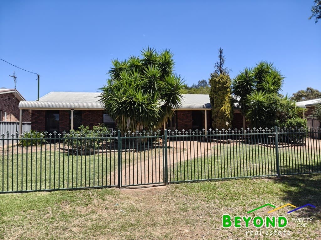 33 Federation Street, Gilgandra - Image 1