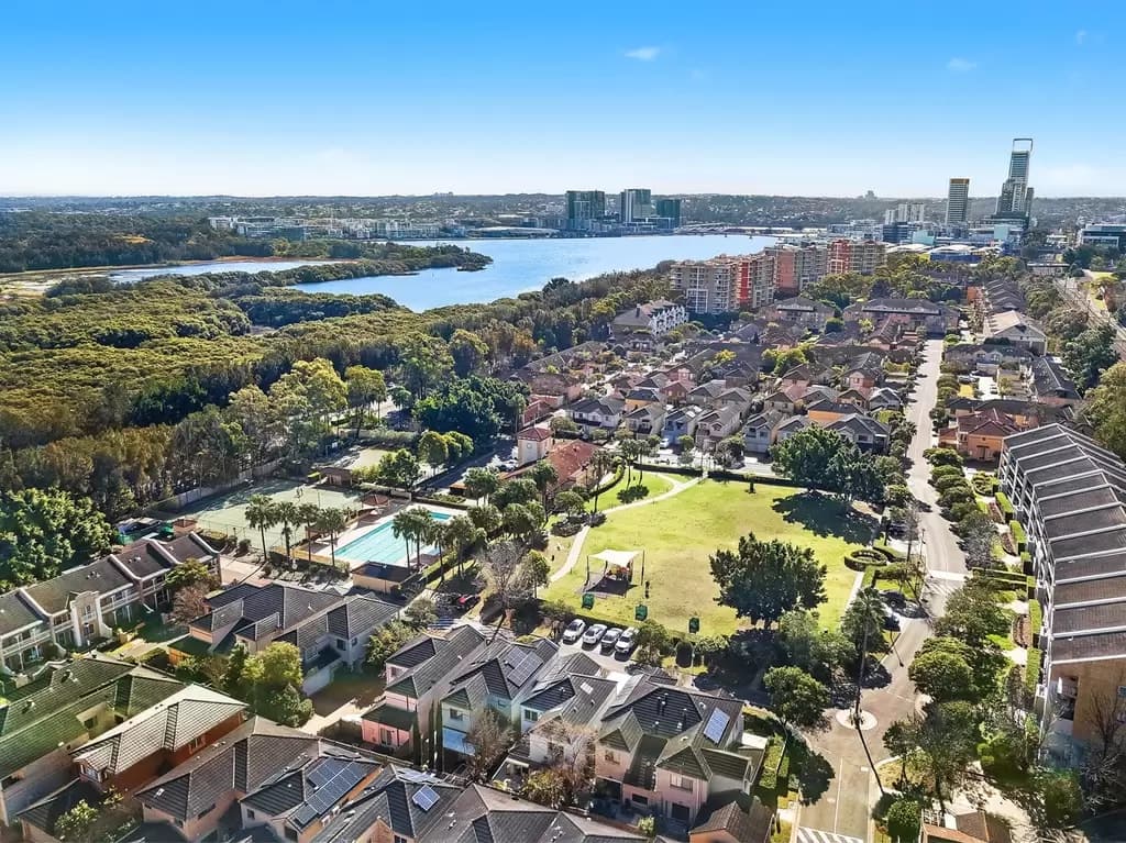 12 Wiltshire Close, Liberty Grove, Liberty Grove - Thumbnail 2