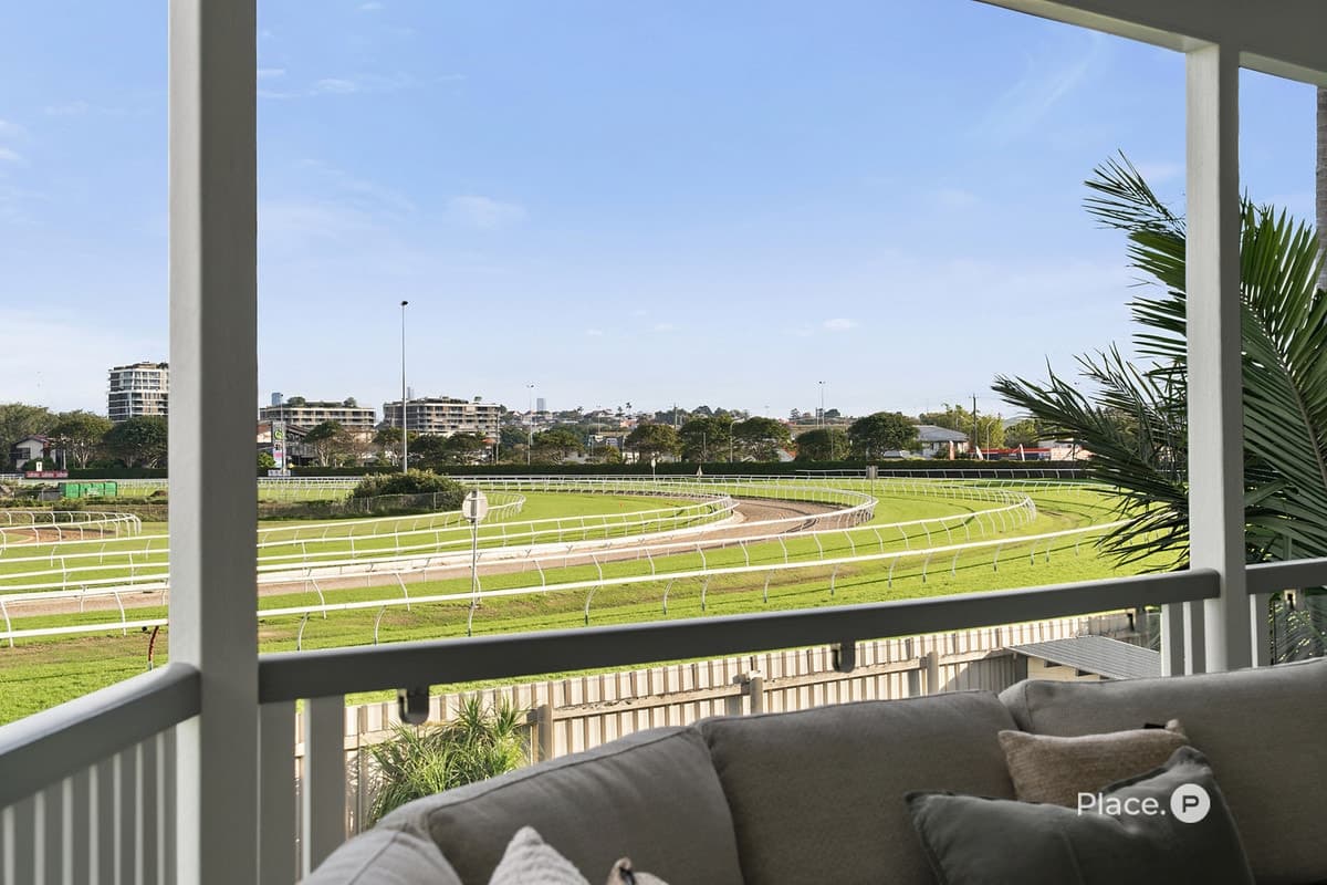 37 Raceview Avenue, Hendra - Image 1