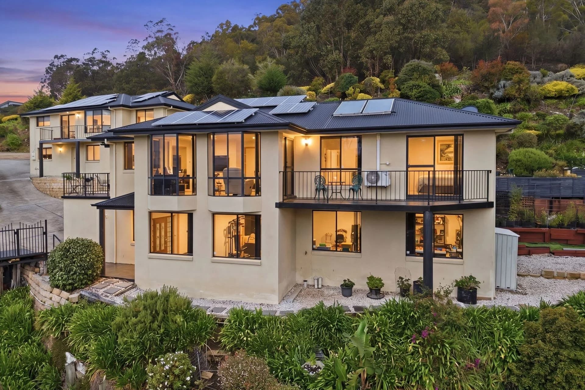 2/5 Ross Place, Mount Stuart - Image 1