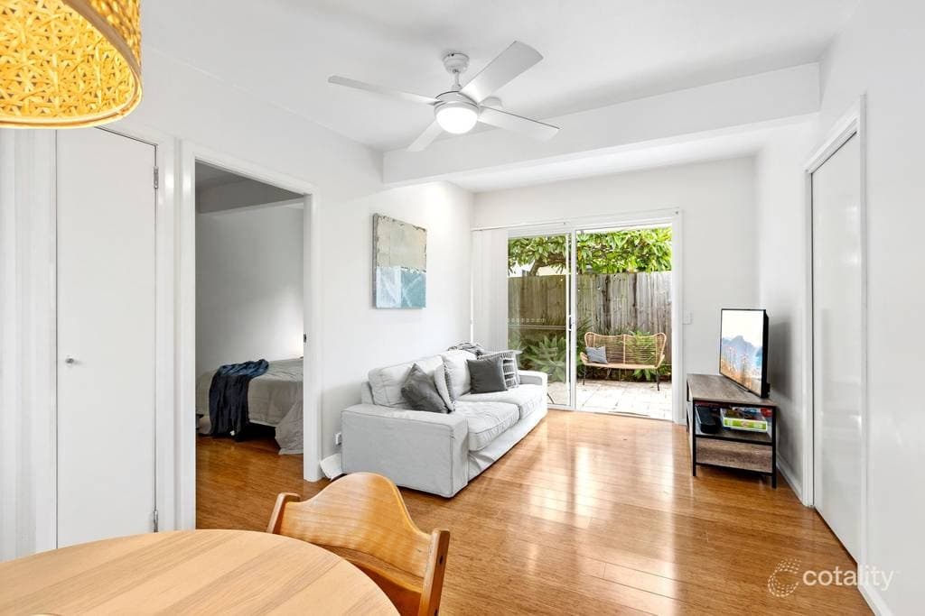 57a Oliver Street, Freshwater - Thumbnail 2