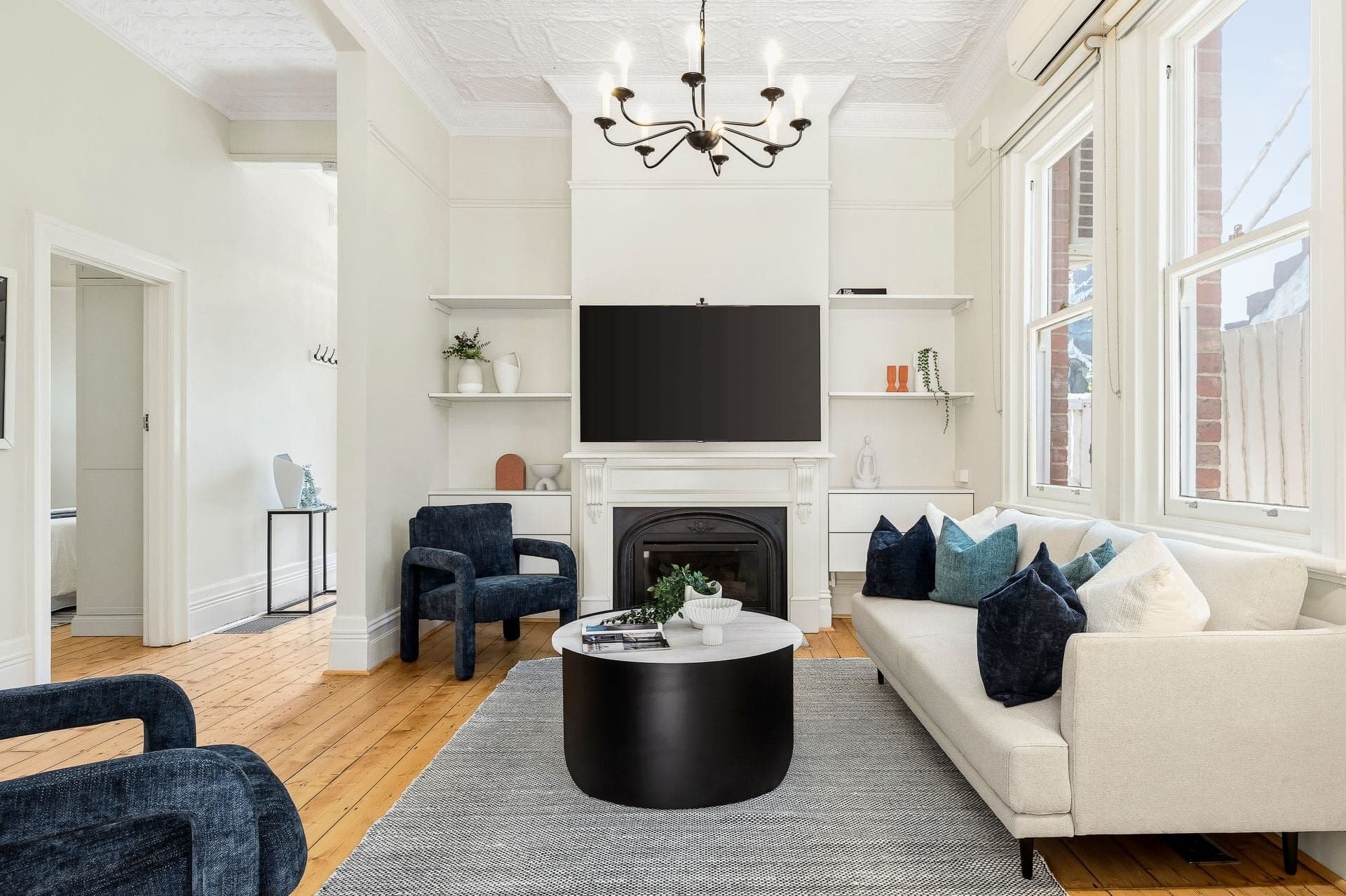 76 Upton Road, Windsor - Thumbnail 5