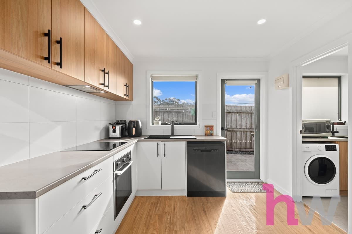 1 / 4 Colville Court, HERNE HILL VIC 3218, Herne Hill - Thumbnail 4