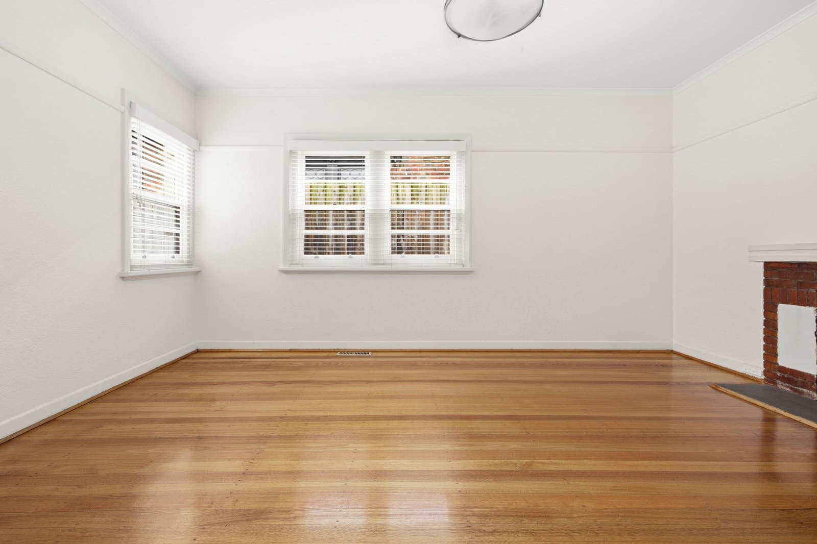 1/385 Barkly Street, Elwood - Thumbnail 2