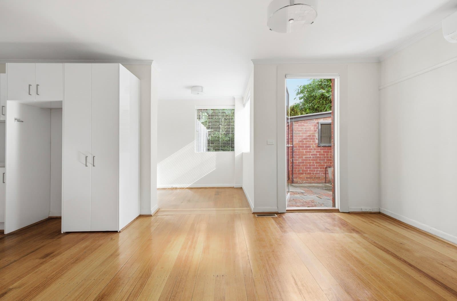 1/385 Barkly Street, Elwood - Thumbnail 4