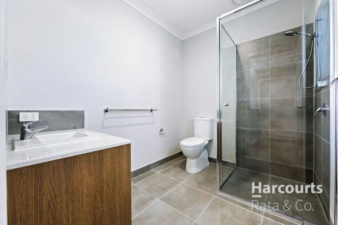 11 Snowflake Crescent, South Morang, VIC 3752, South Morang - Thumbnail 4