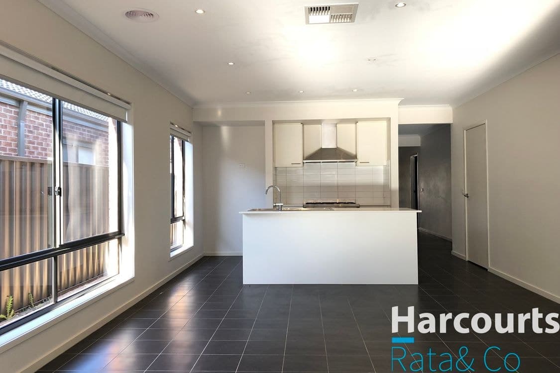 18 Fortitude Drive, Craigieburn, VIC, 3064, Craigieburn - Thumbnail 3