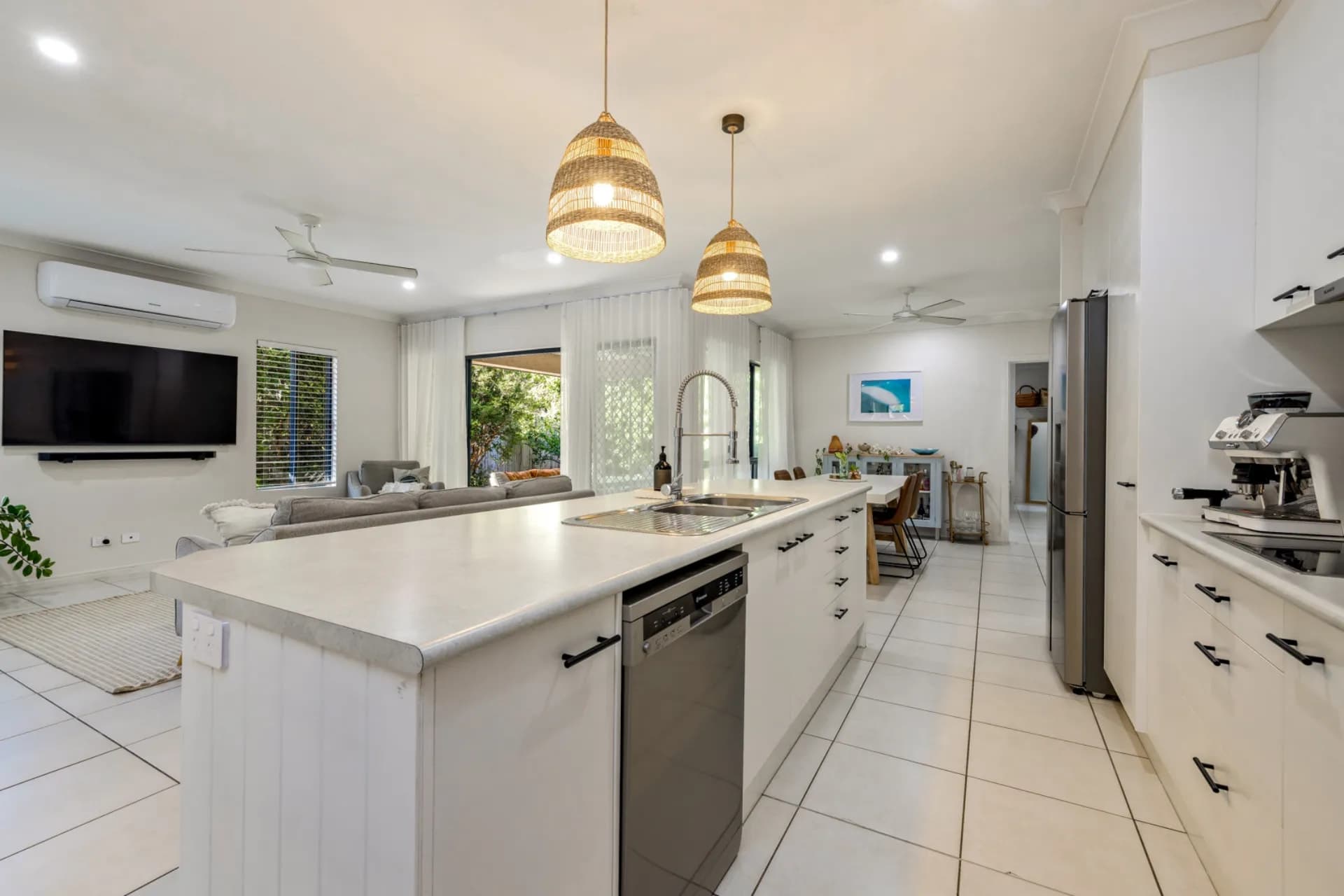 9 Taffles Street, Redlynch, QLD, Redlynch - Image 1