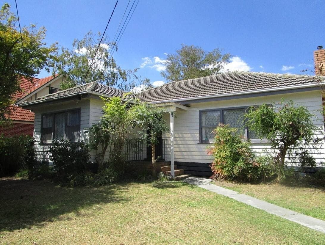 8 Victoria Avenue, Glen Waverley - Thumbnail 2