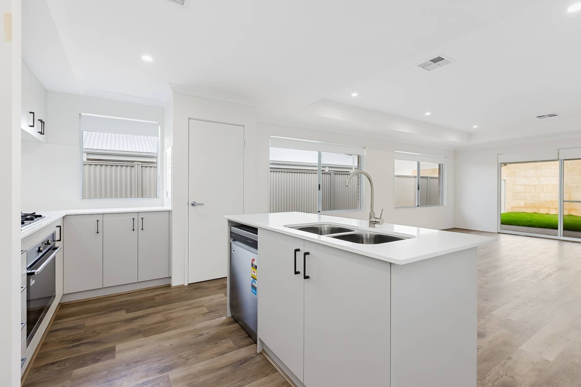 11 Coronation Way, Eglinton - Thumbnail 7