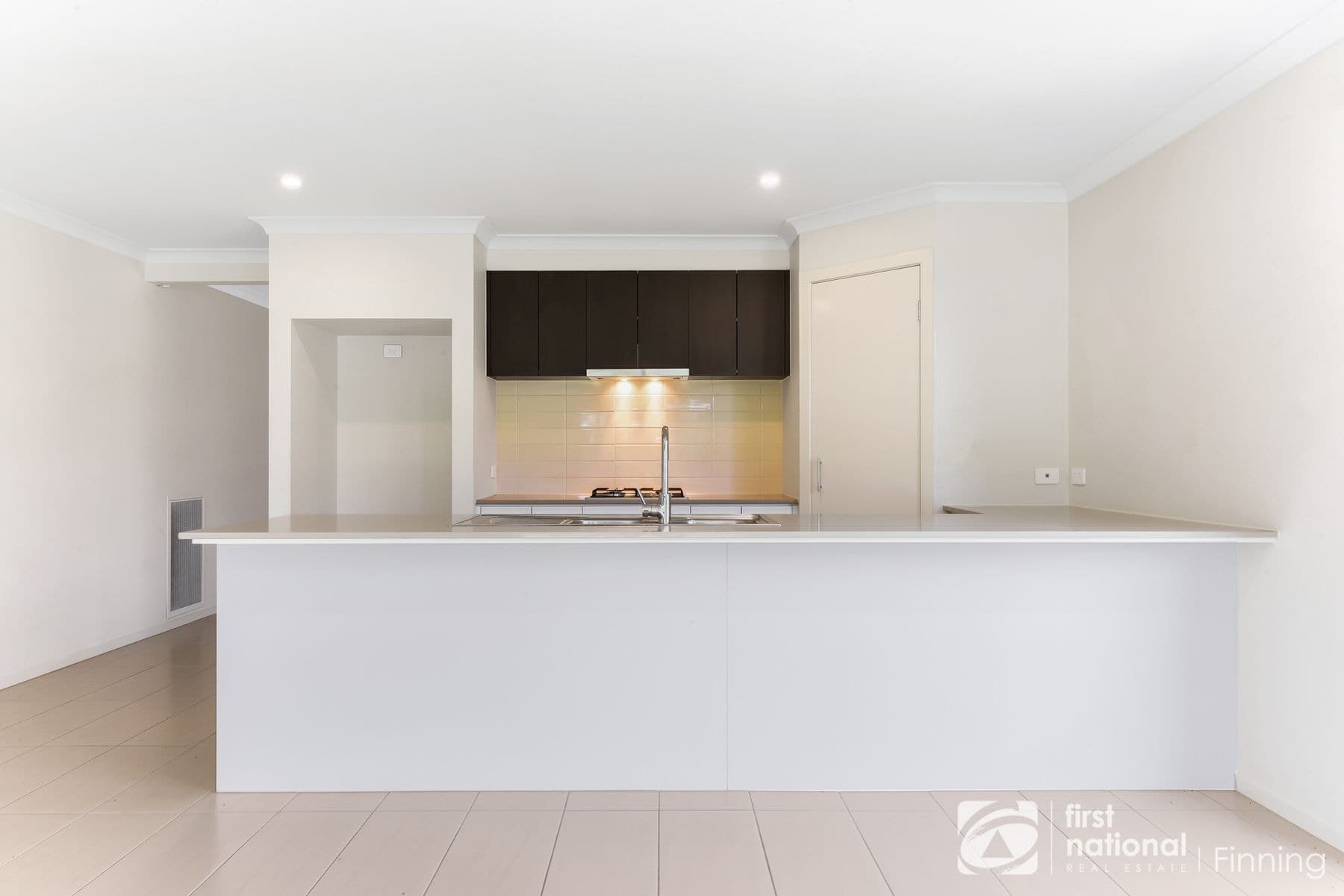 30 Kernot Parade, Clyde VIC 3978, Clyde - Thumbnail 3