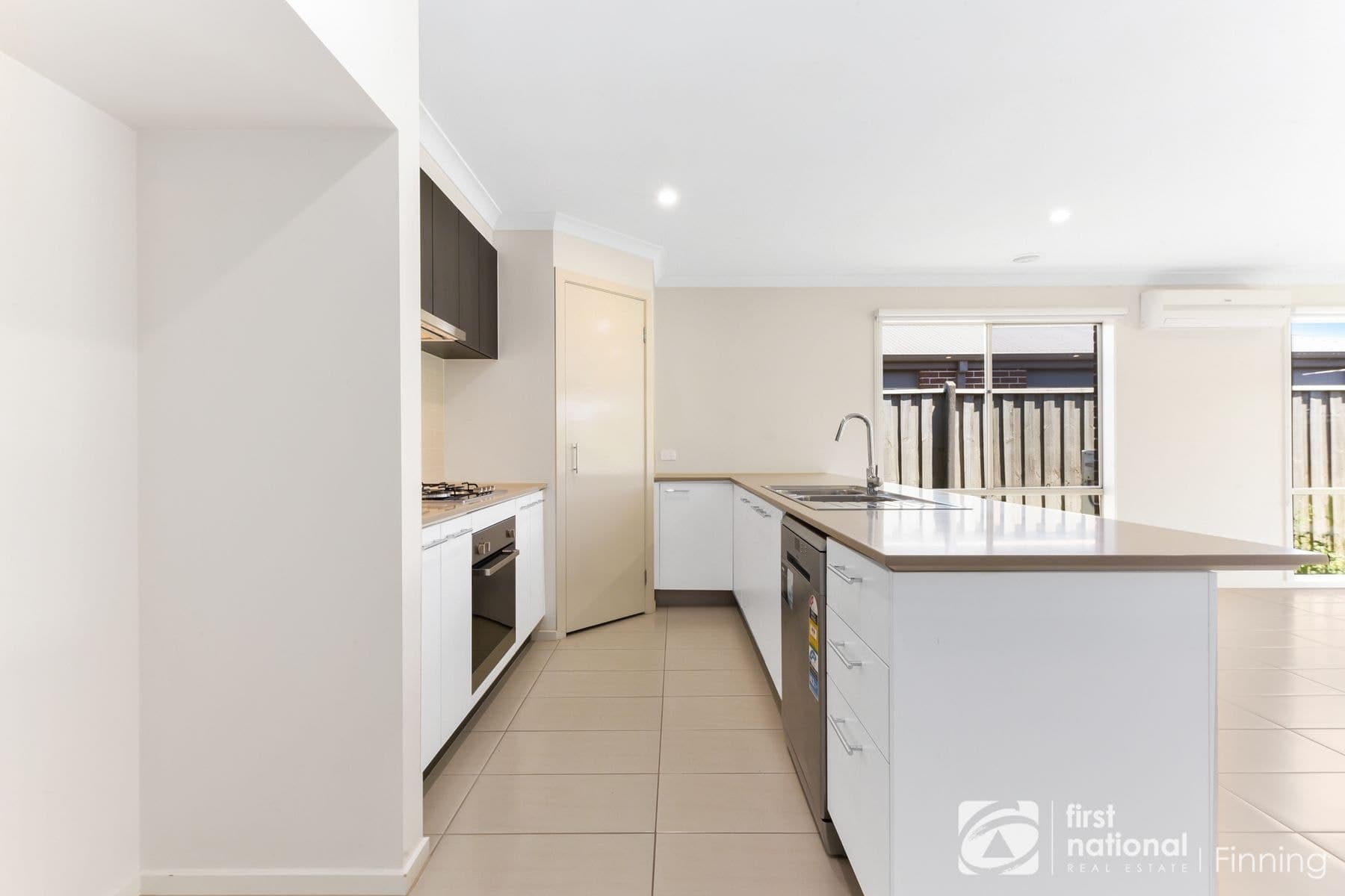 30 Kernot Parade, Clyde VIC 3978, Clyde - Thumbnail 5