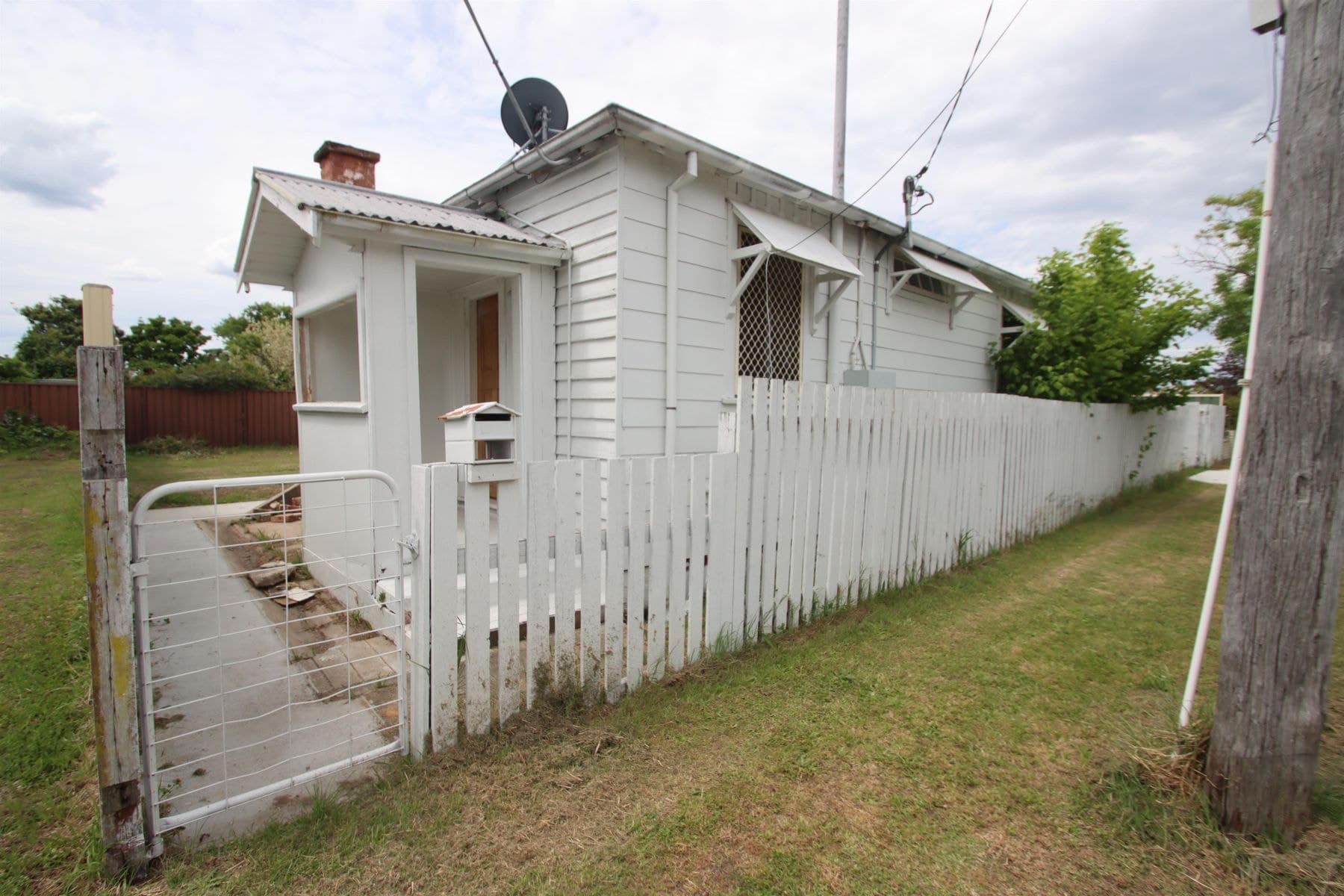 120 Miles Street, Tenterfield NSW 2372, Tenterfield - Image 1