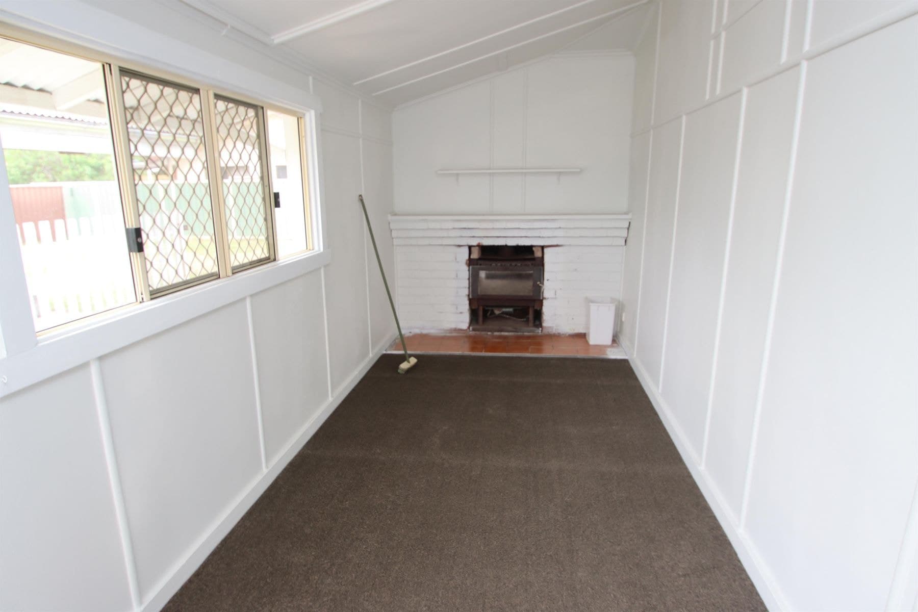 120 Miles Street, Tenterfield NSW 2372, Tenterfield - Thumbnail 2
