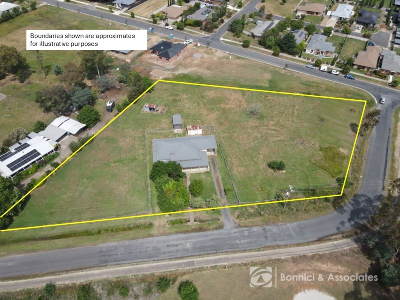 22 Alma Road, Beechworth VIC 3747, Beechworth - Thumbnail 2