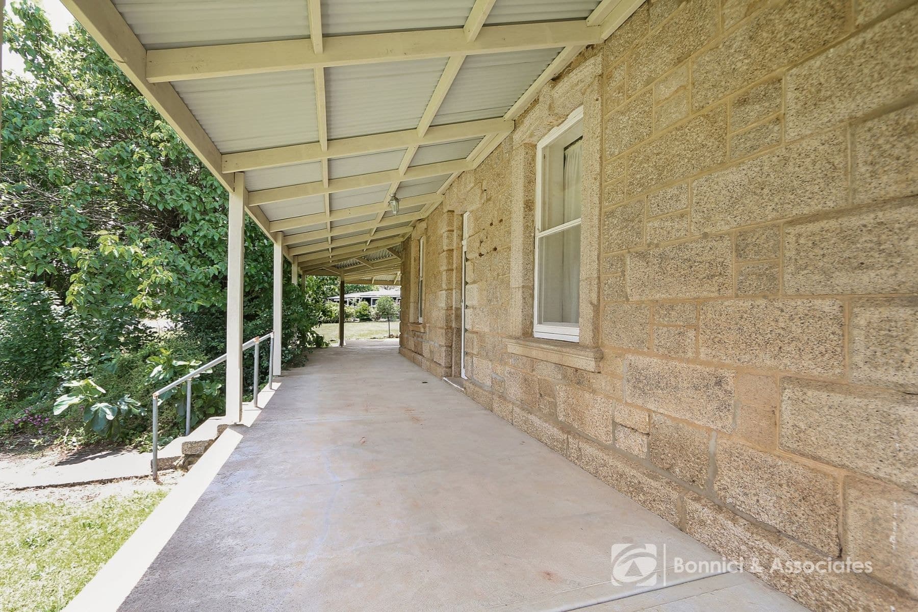 22 Alma Road, Beechworth VIC 3747, Beechworth - Thumbnail 4