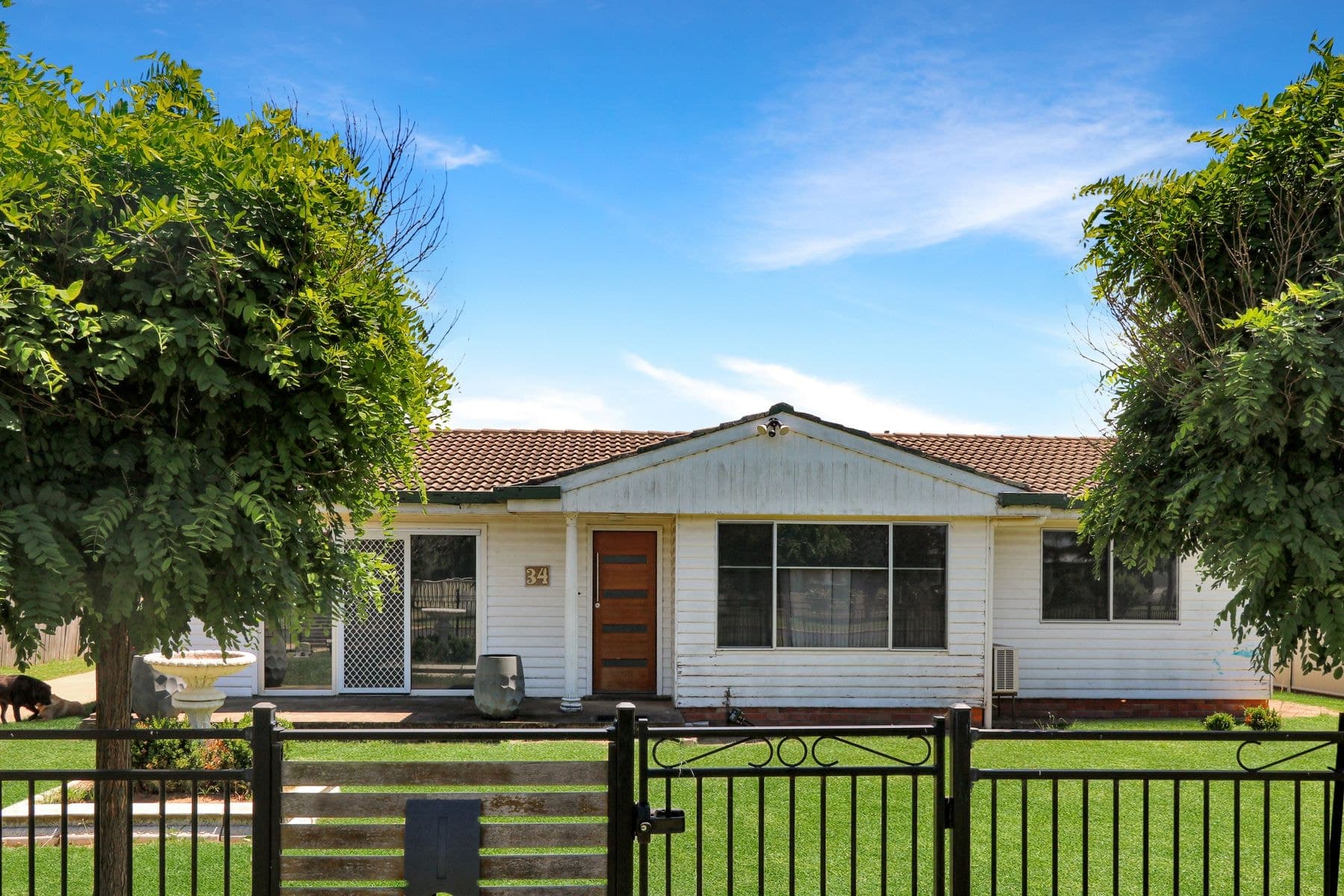 34 Meade Street, Glen Innes NSW 2370, Glen Innes - Image 1