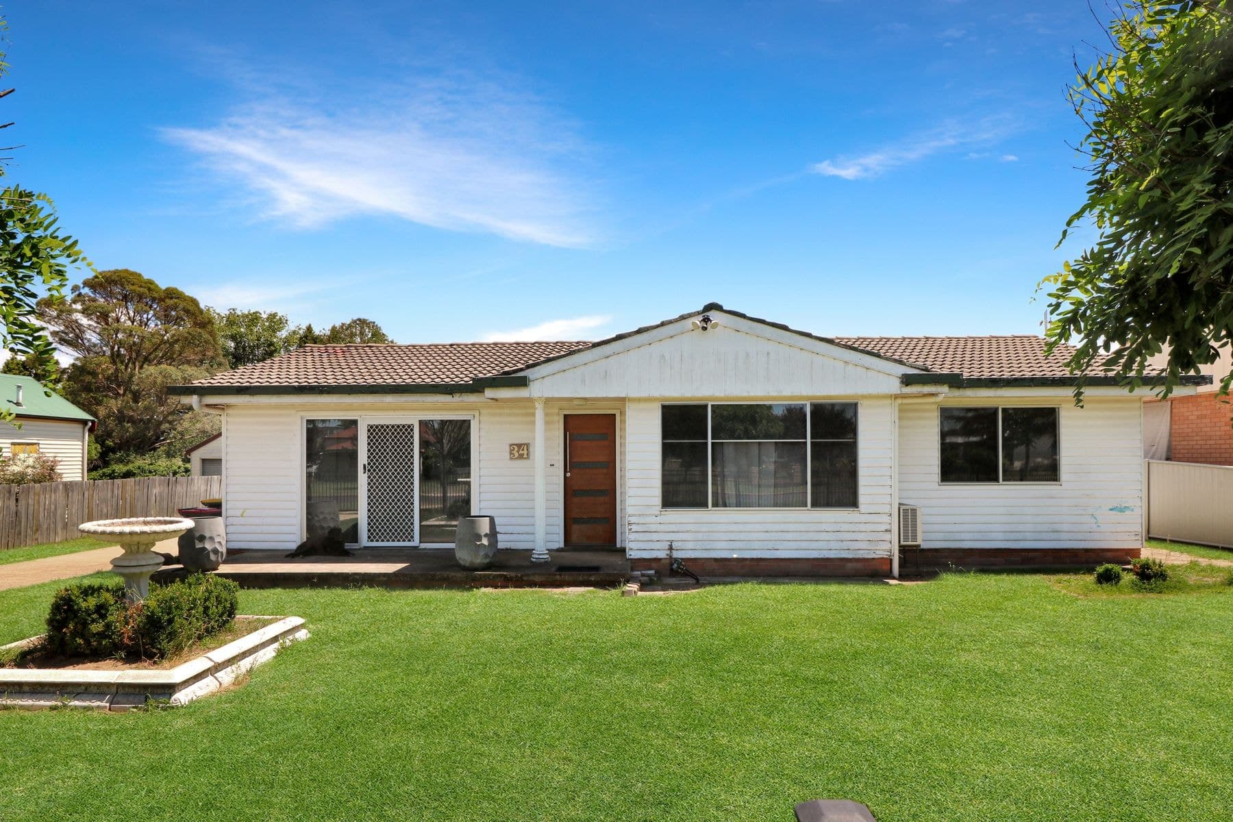 34 Meade Street, Glen Innes NSW 2370, Glen Innes - Thumbnail 2