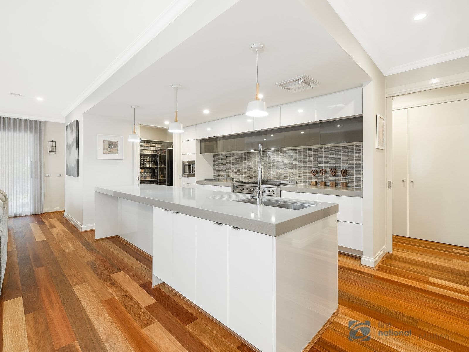 9 Woodend Avenue, Eynesbury VIC 3338, Eynesbury - Thumbnail 2