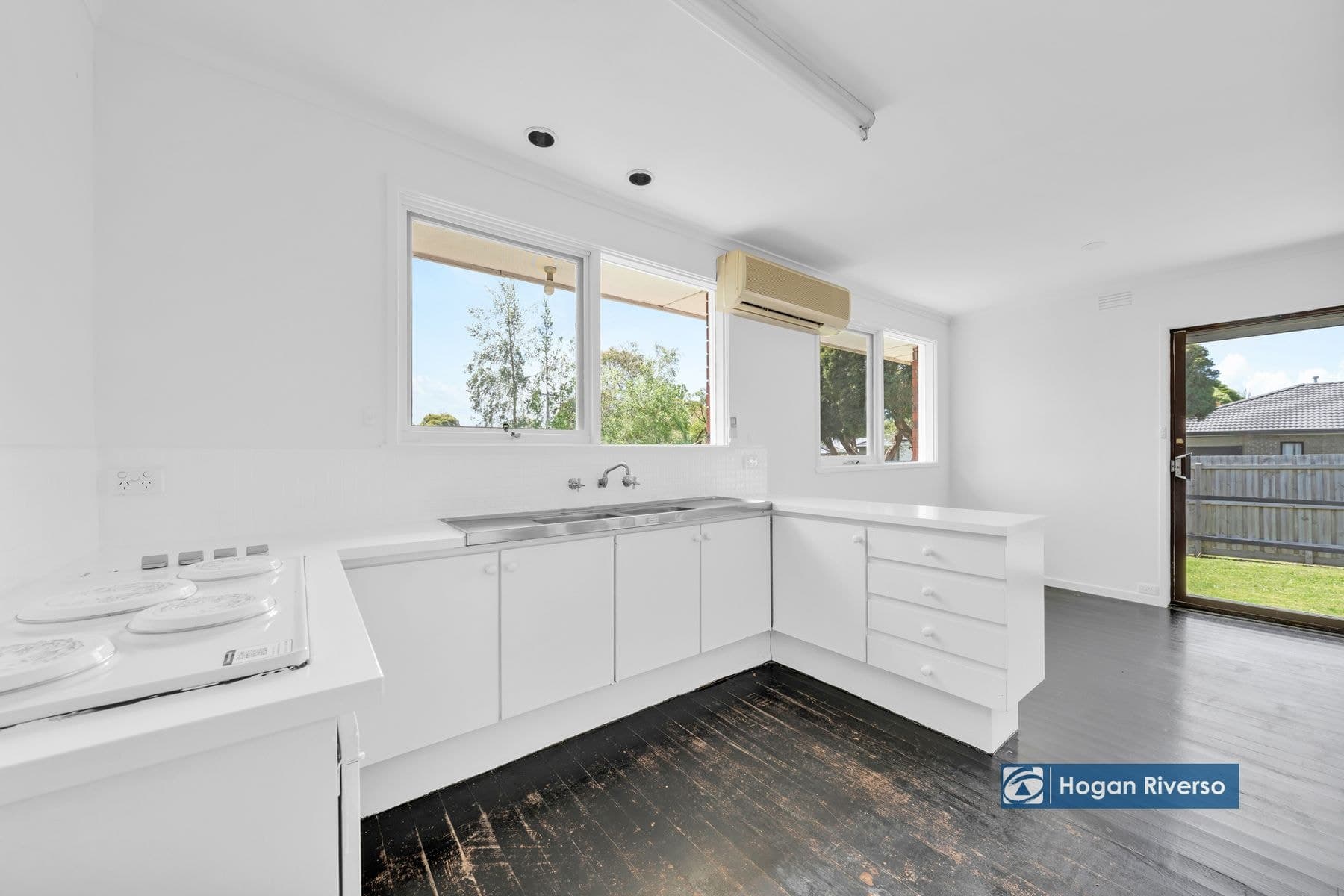 1 Fallons Way, Bayswater VIC 3153, Bayswater - Thumbnail 2