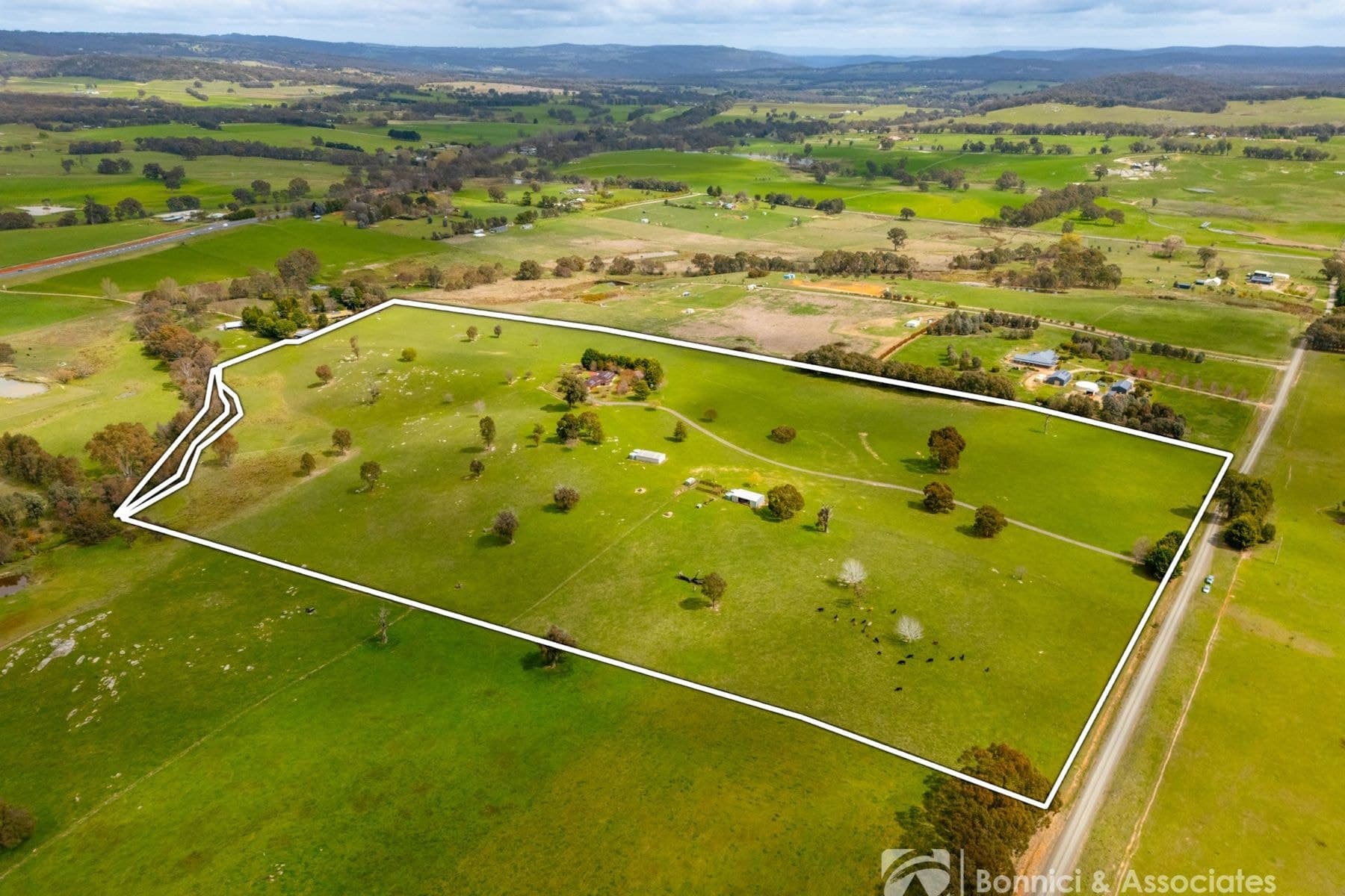 228 Edmondson Lane, Wooragee VIC 3747, Wooragee - Thumbnail 2