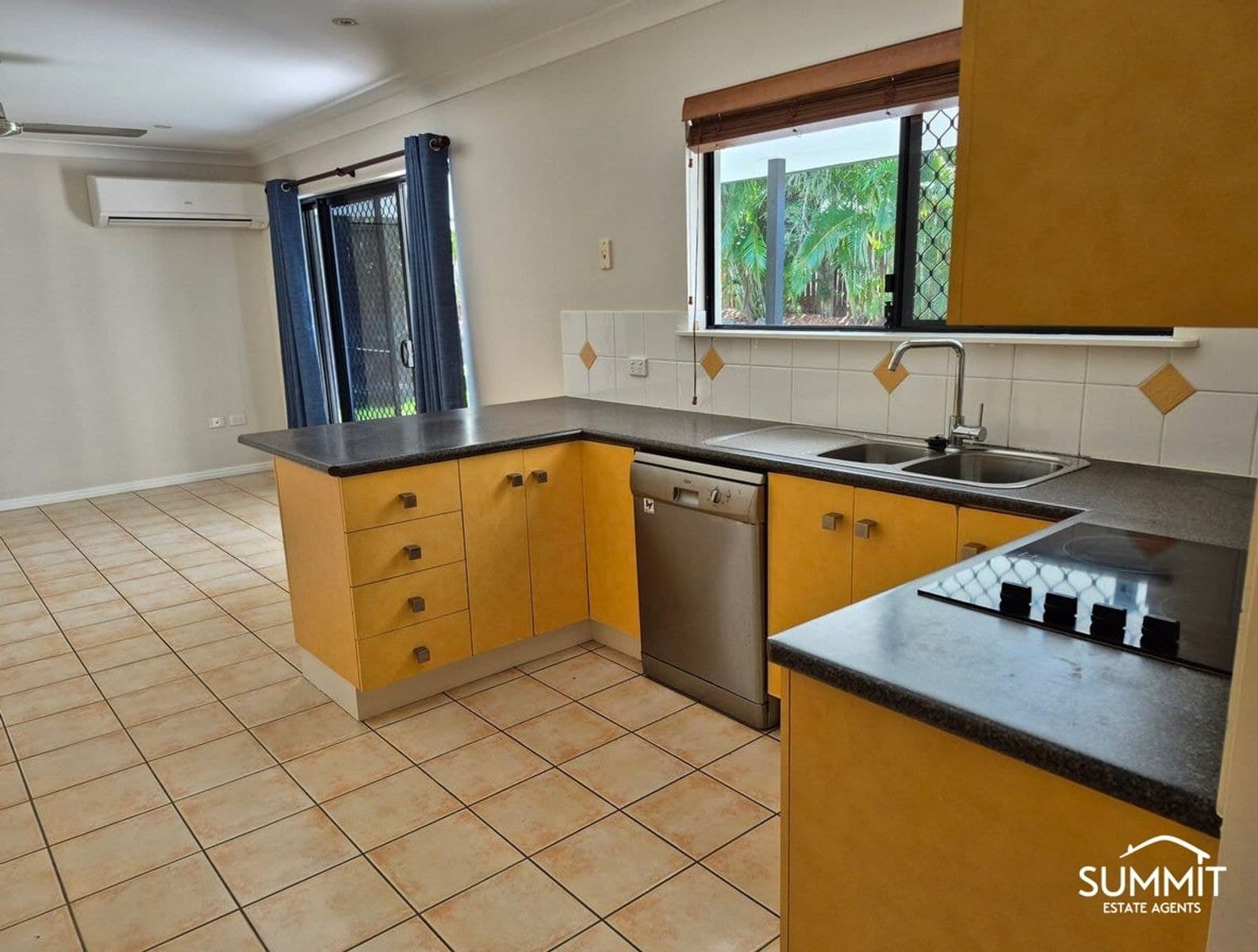 15 Pryde Street, Tannum Sands Qld 4680 - Thumbnail 5