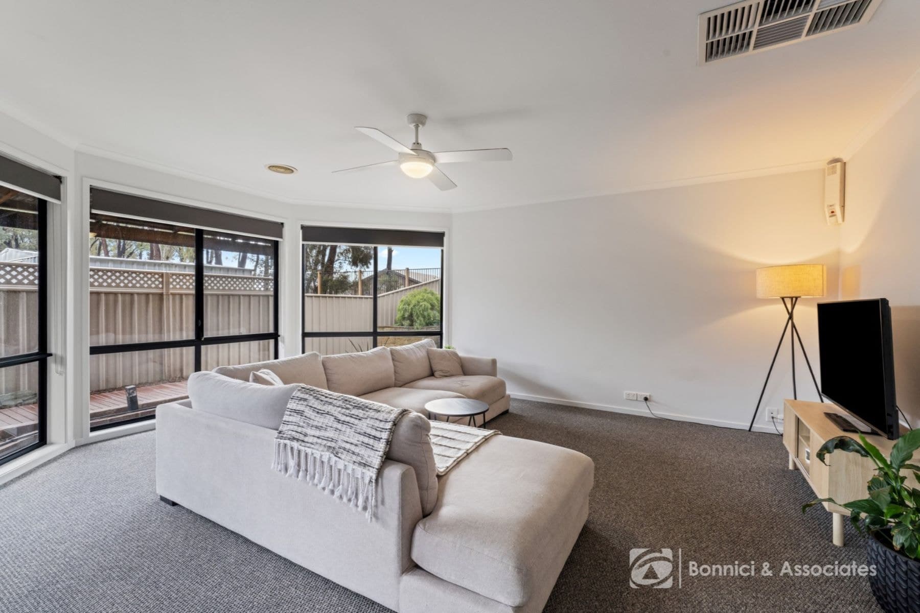 8 Hook Court, Wodonga VIC 3690, Wodonga - Thumbnail 2