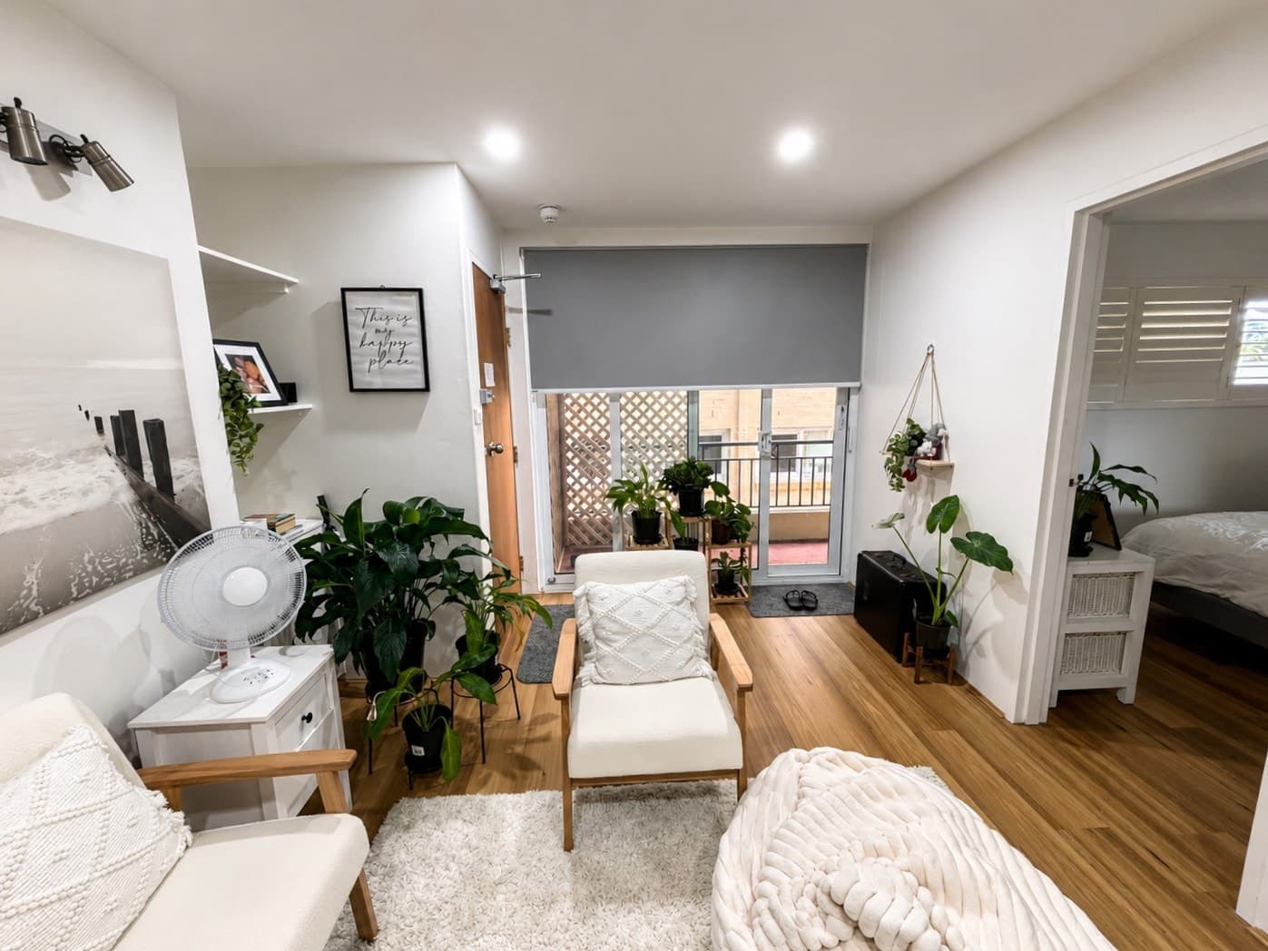 16/16 Moore Road, Freshwater - Image 1