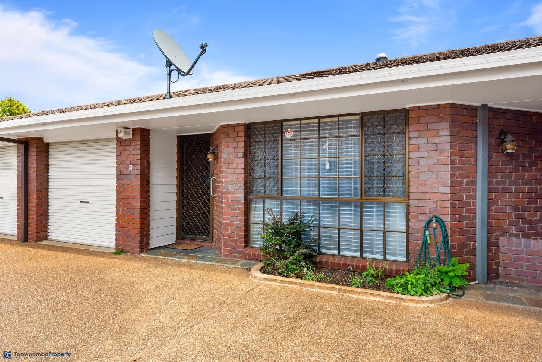 2/11A Gatfield Street, Newtown QLD 4350, Newtown - Image 1