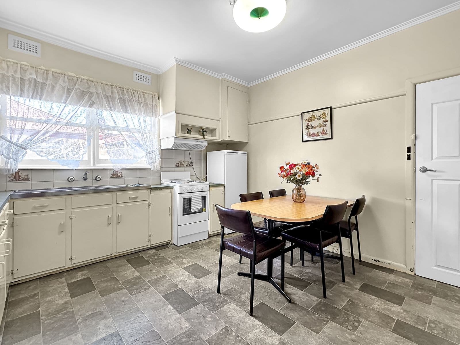 114 Loch Street, Maryborough VIC 3465, Maryborough - Thumbnail 4