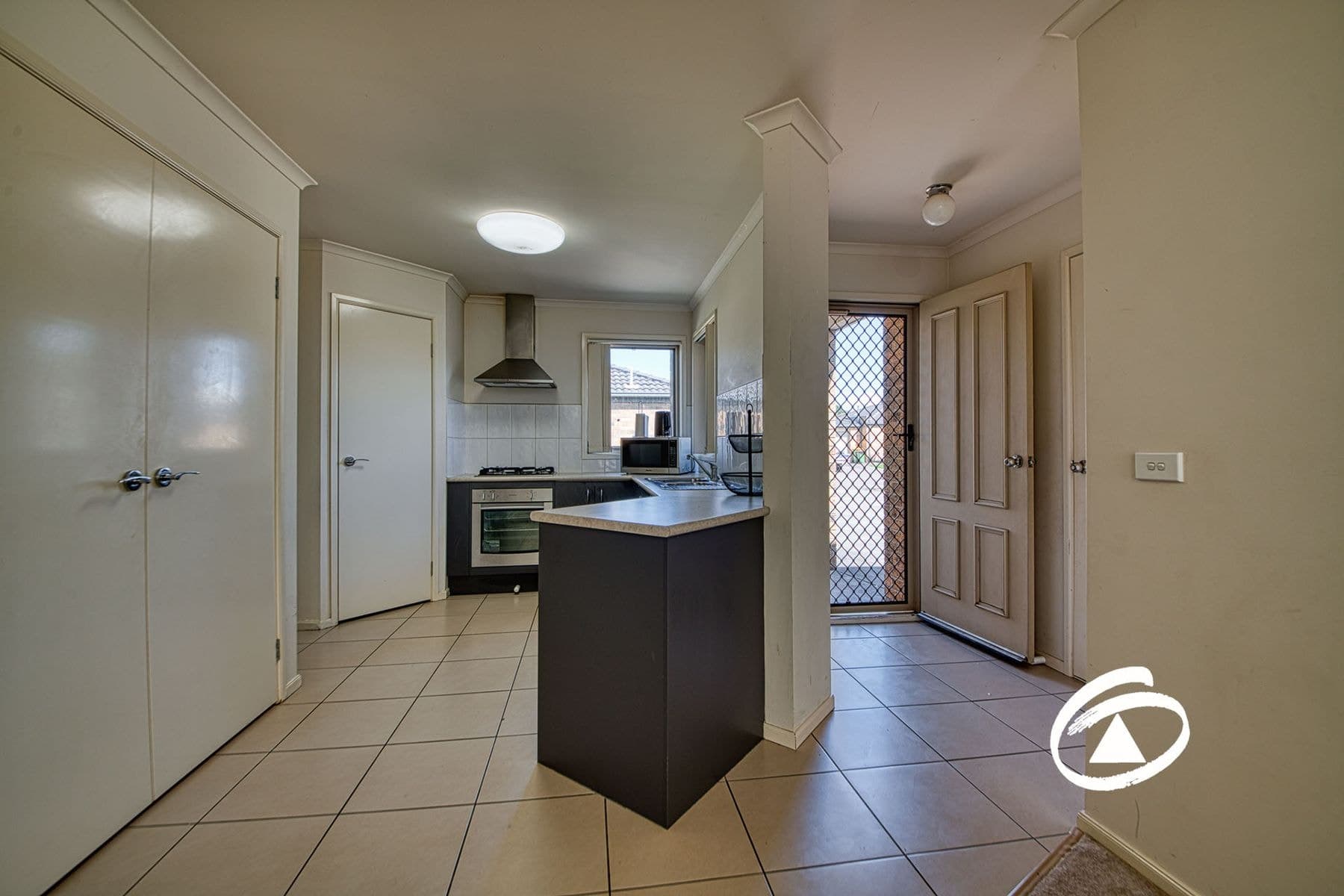 3/54-58 Pommel Street, Pakenham VIC 3810, Pakenham - Thumbnail 2