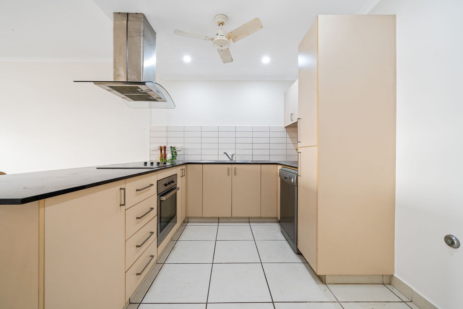 11/2 Lindsay Street, Darwin City NT 0800, Darwin City - Thumbnail 5