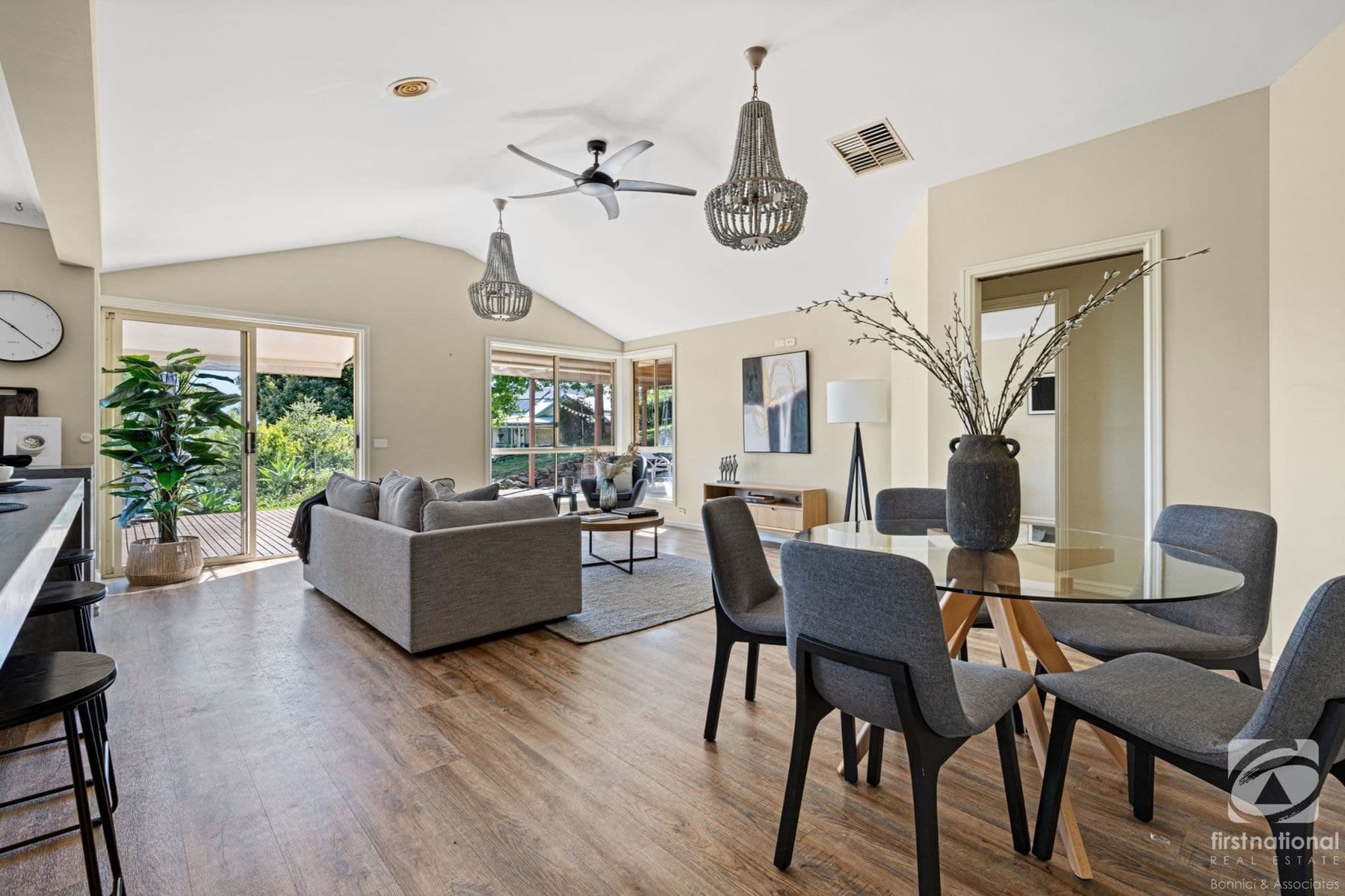 8 Warwick Road, Wodonga VIC 3690, Wodonga - Thumbnail 2