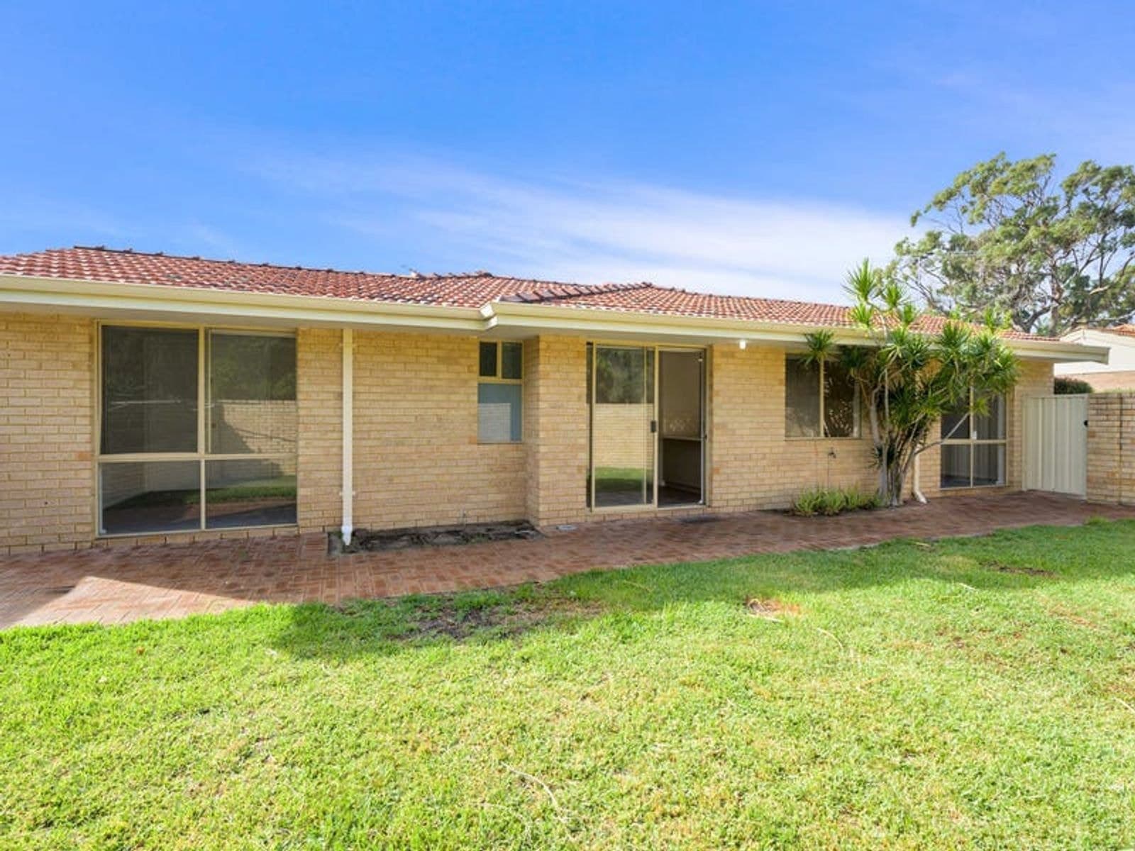 1/12 Colin Road, Scarborough WA 6019, Scarborough - Thumbnail 2