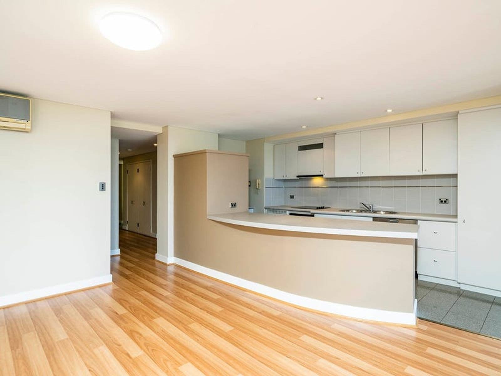 E305/183 West Coast Highway, Scarborough WA 6019, Scarborough - Thumbnail 4