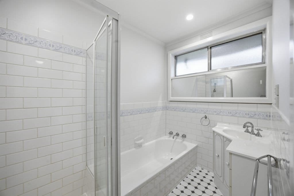 1/103 Middlesex Road, Surrey Hills - Image 1