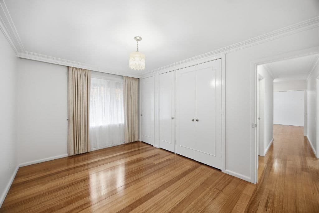1/103 Middlesex Road, Surrey Hills - Thumbnail 2