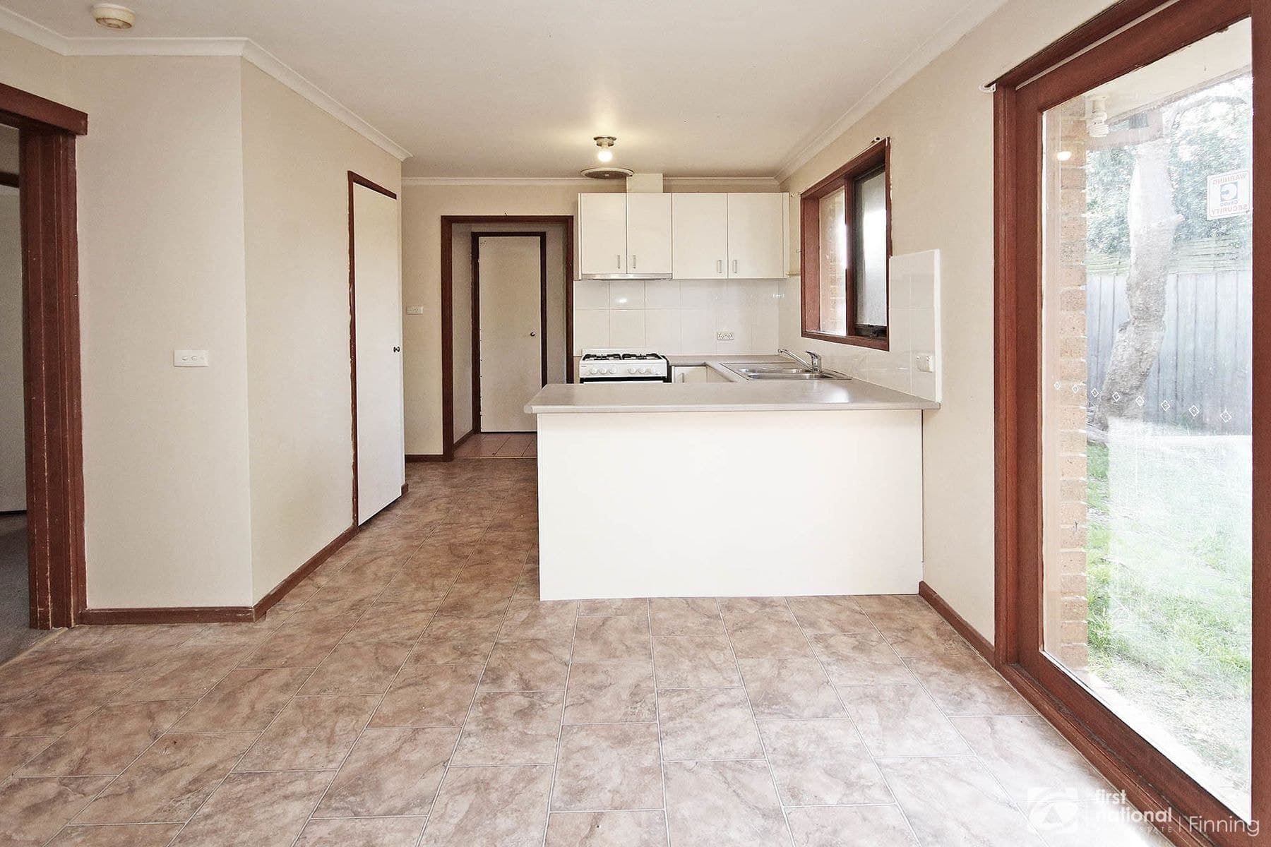2/39 Duff Street, Cranbourne VIC 3977, Cranbourne - Thumbnail 6