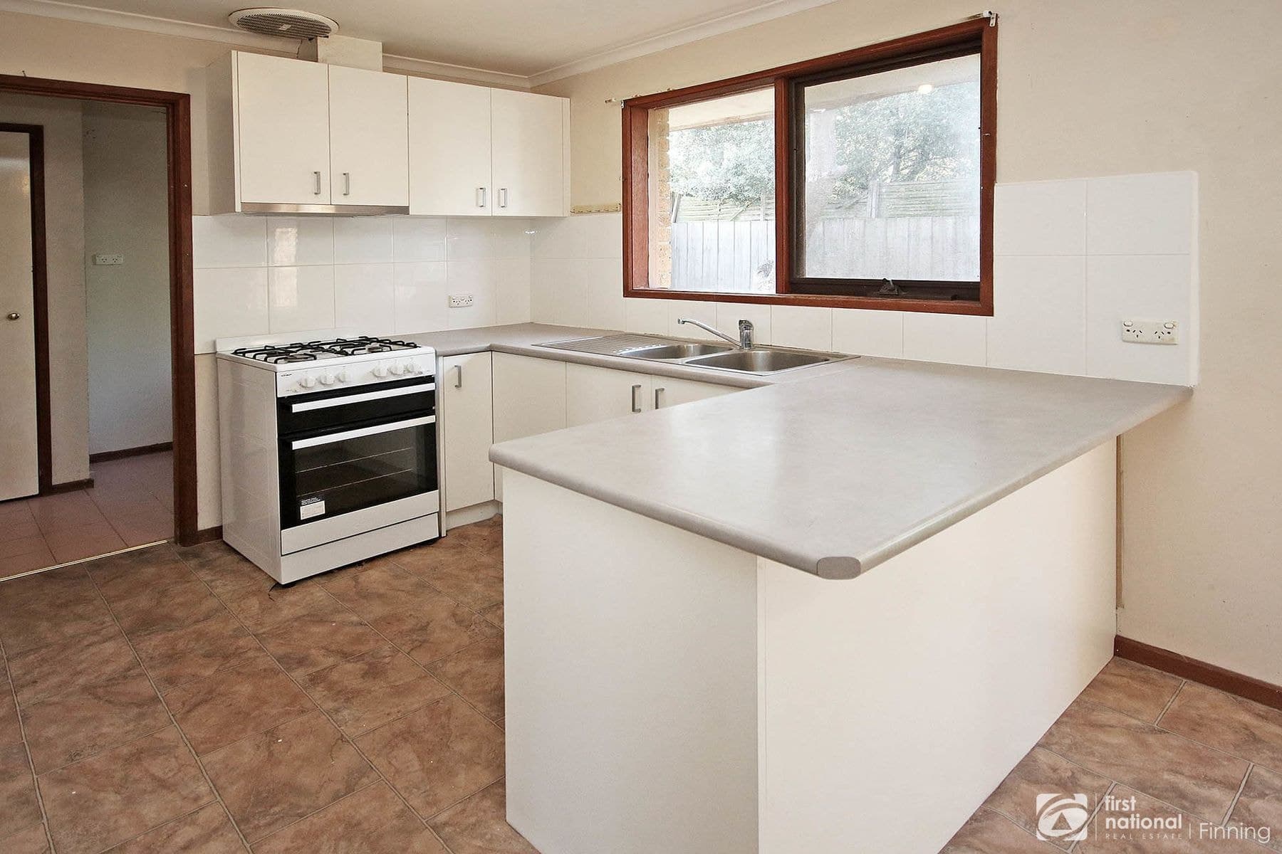 2/39 Duff Street, Cranbourne VIC 3977, Cranbourne - Thumbnail 7
