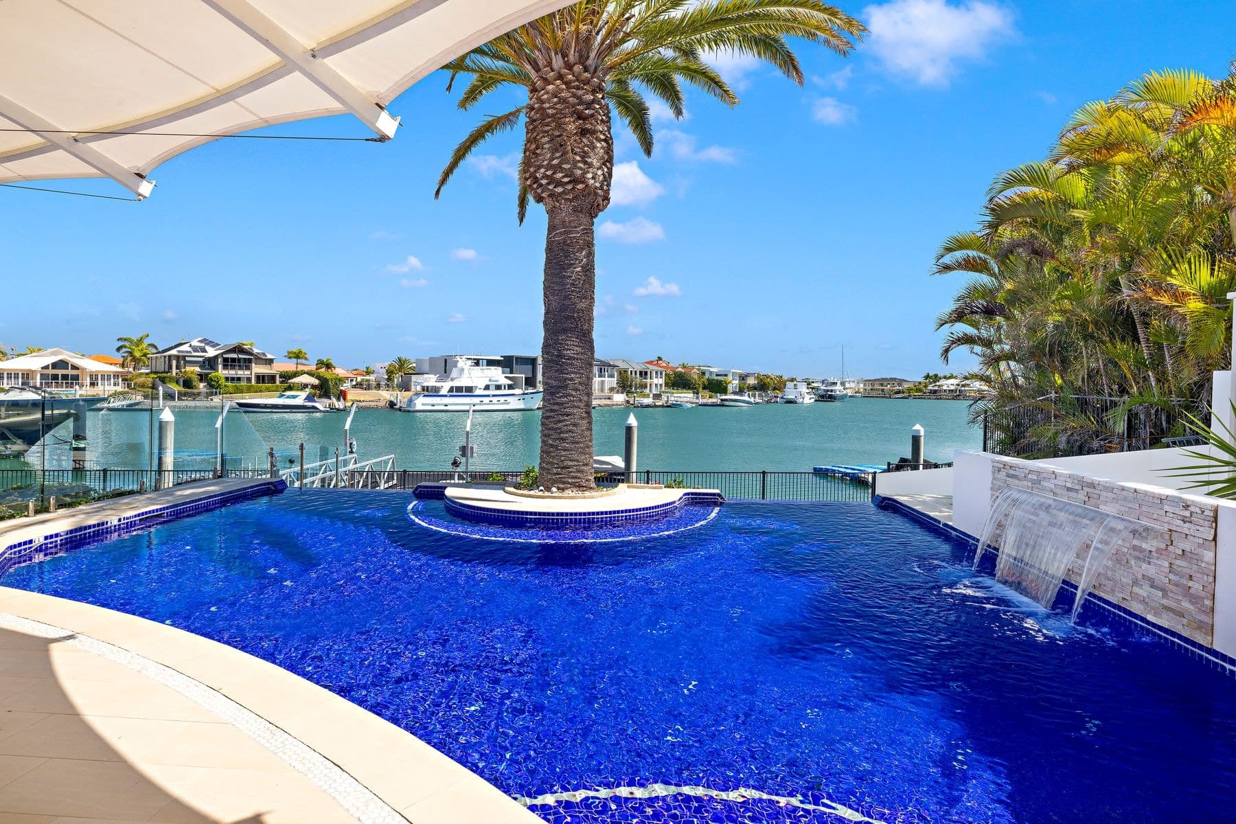 49 Raby Bay Boulevard, Raby Bay QLD 4163, Raby Bay - Thumbnail 2
