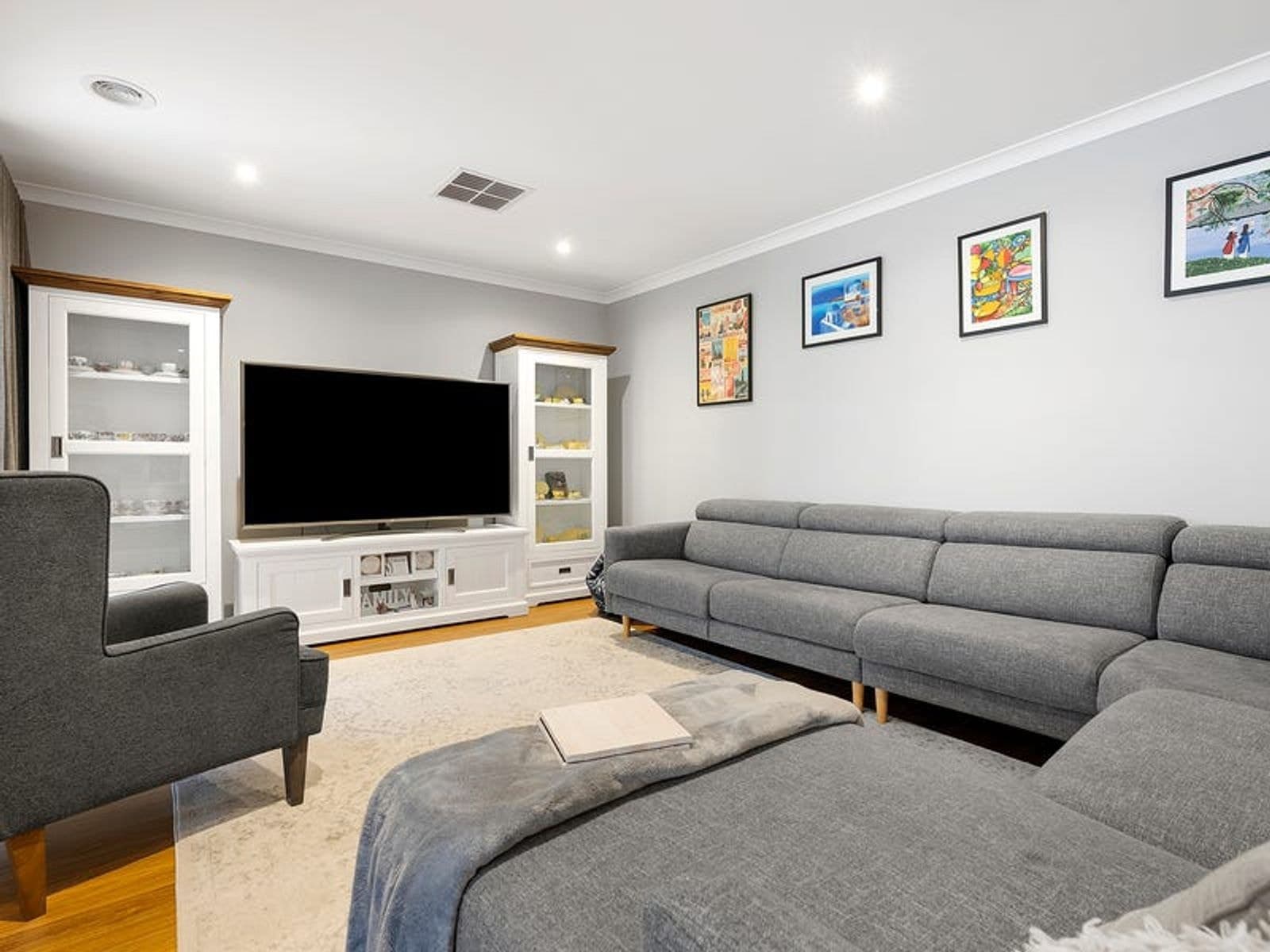 27 Horseshoe Circuit, Bacchus Marsh VIC 3340, Bacchus Marsh - Thumbnail 3