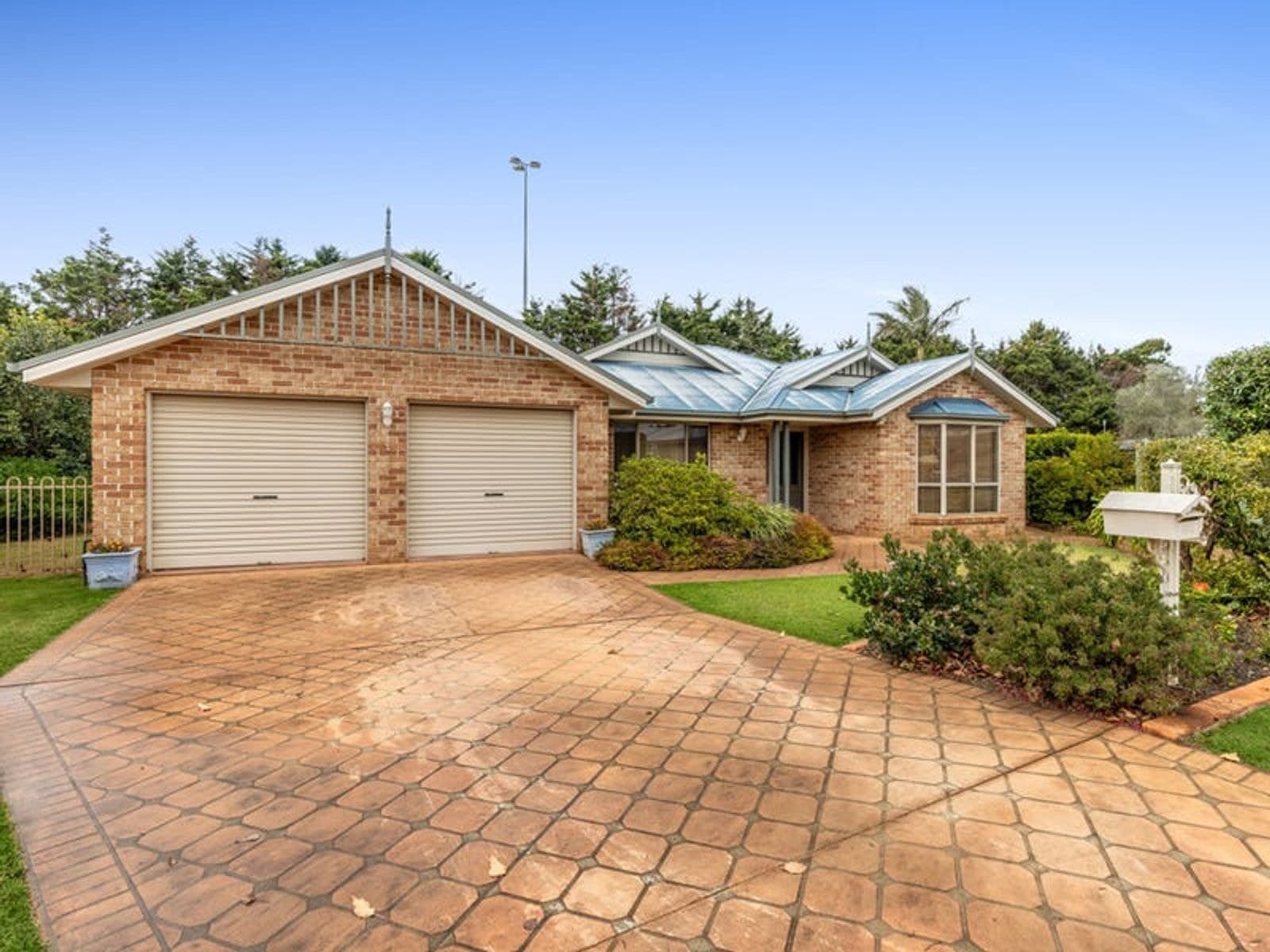 1 Lobwein Court, Middle Ridge QLD 4350, Middle Ridge - Image 1