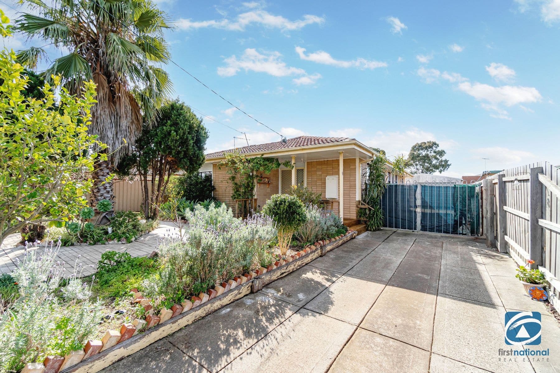 8 Balook Court, Meadow Heights VIC 3048, Meadow Heights - Thumbnail 2