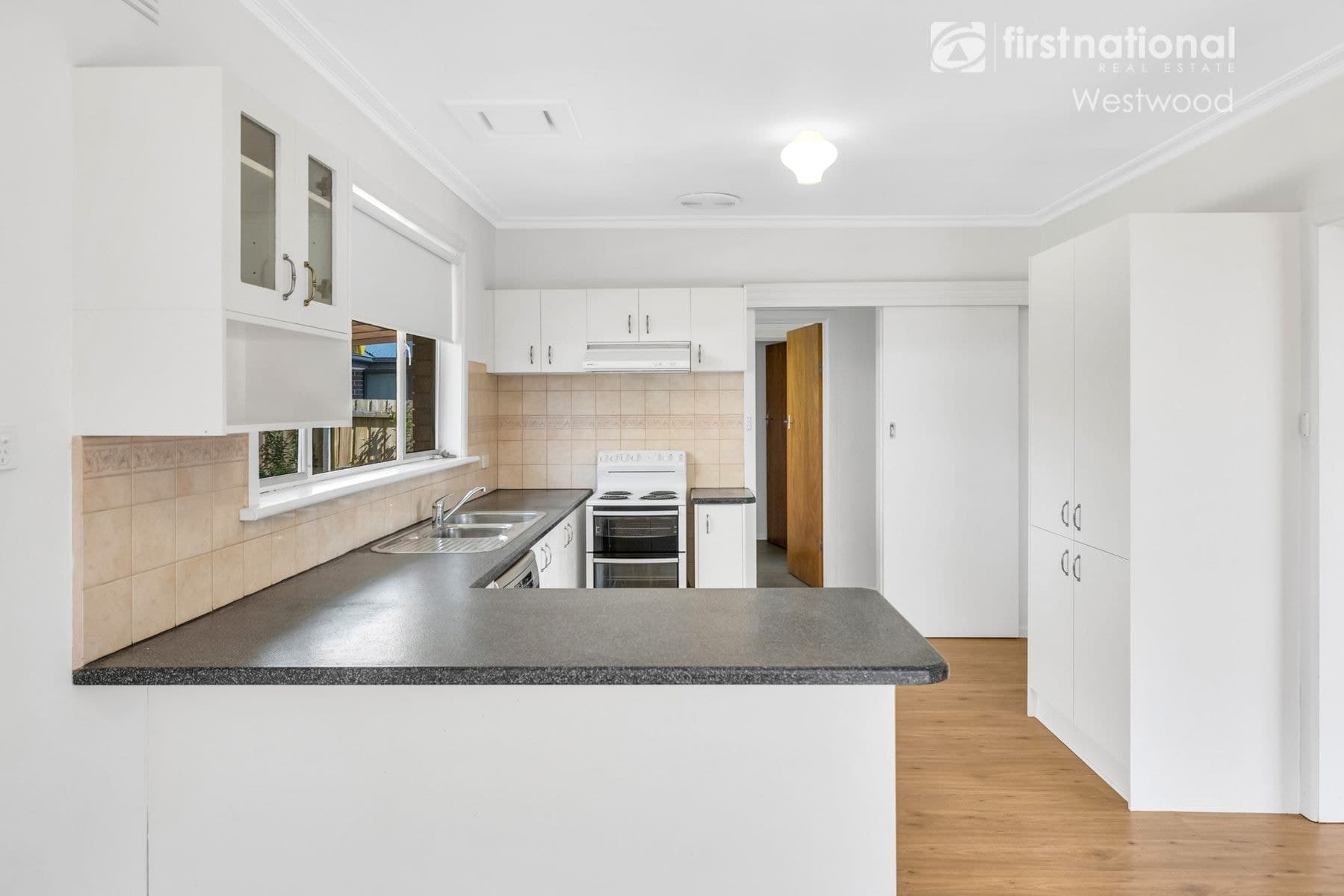 9 Grant Avenue, Werribee VIC 3030, Werribee - Thumbnail 2