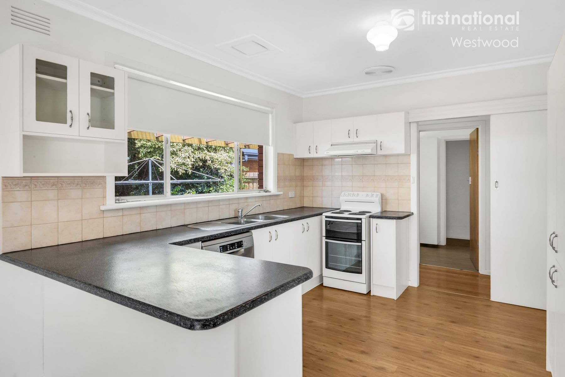 9 Grant Avenue, Werribee VIC 3030, Werribee - Thumbnail 3