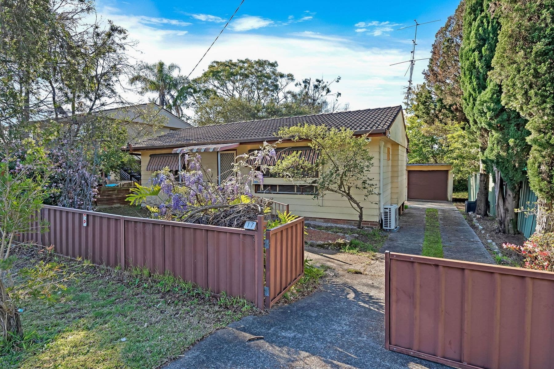 17 Awaba Avenue, Charmhaven NSW 2263, Charmhaven - Image 1
