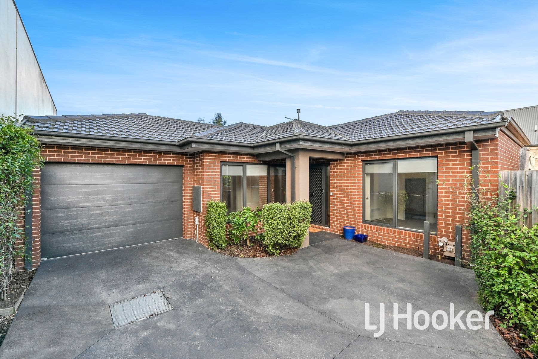 2/6 Railway Avenue, Beaconsfield VIC 3807, Beaconsfield - Image 1