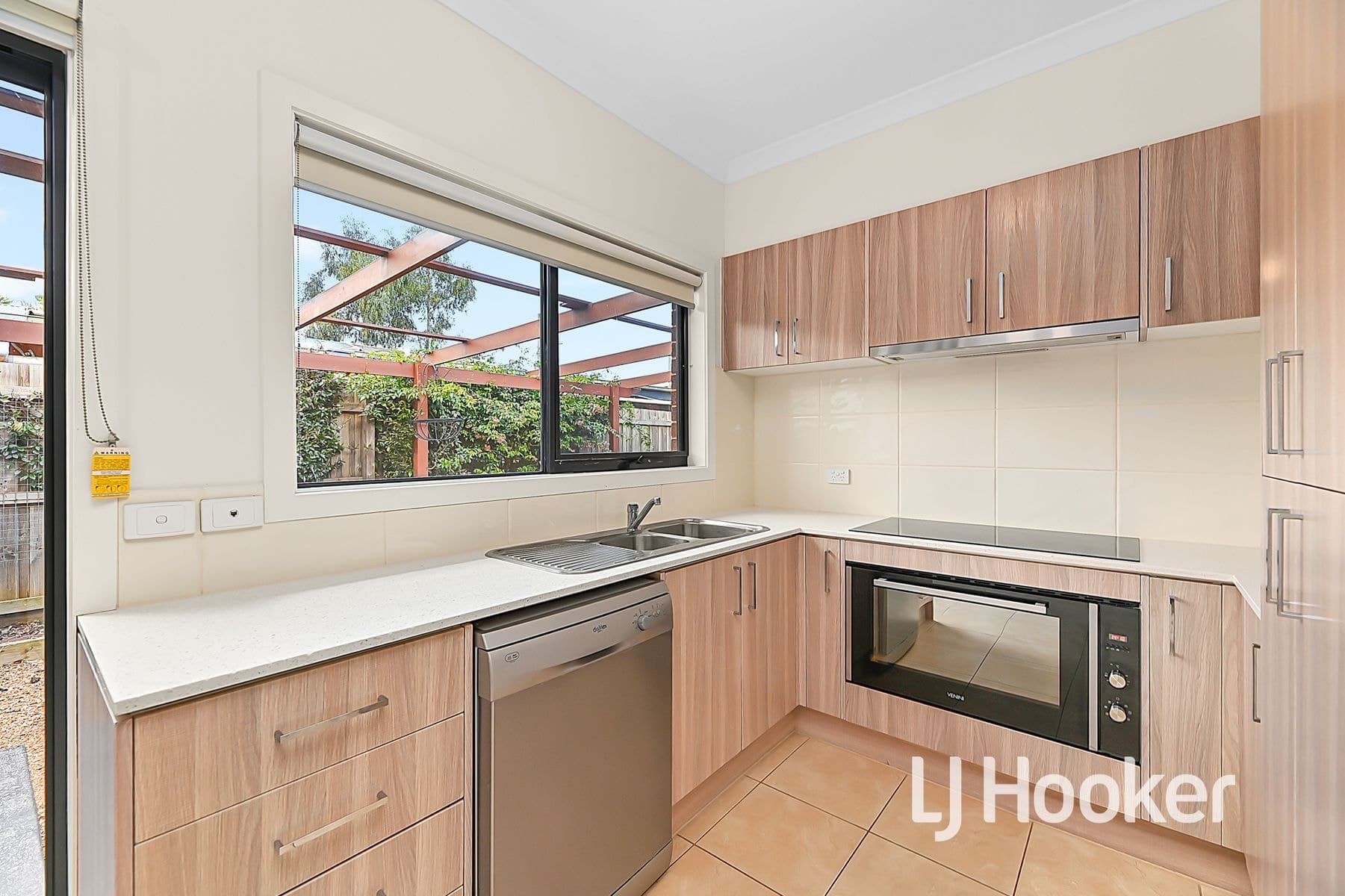 2/6 Railway Avenue, Beaconsfield VIC 3807, Beaconsfield - Thumbnail 4